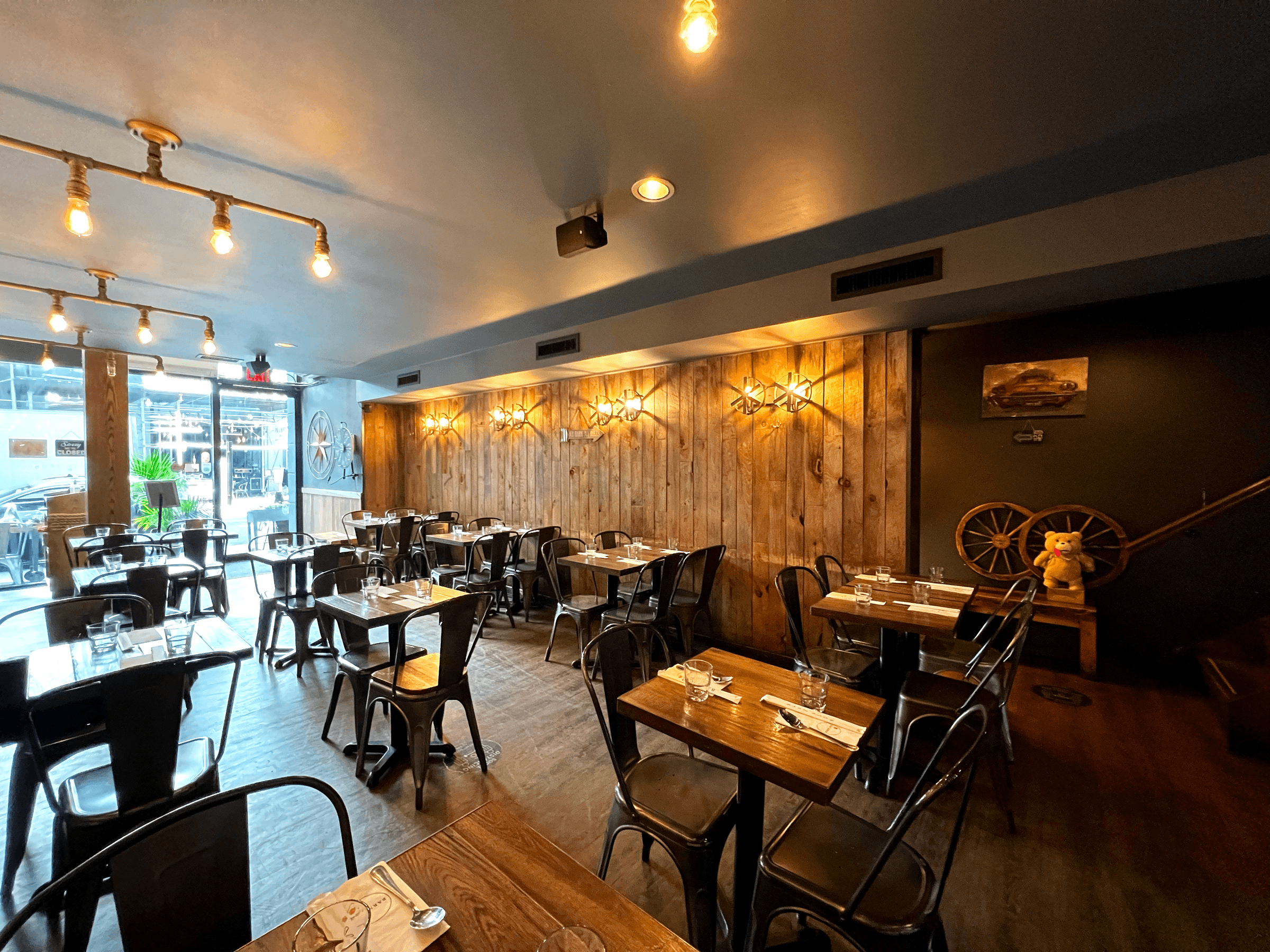 Fully Built Restaurant | Midtown South - Thumbnail 2