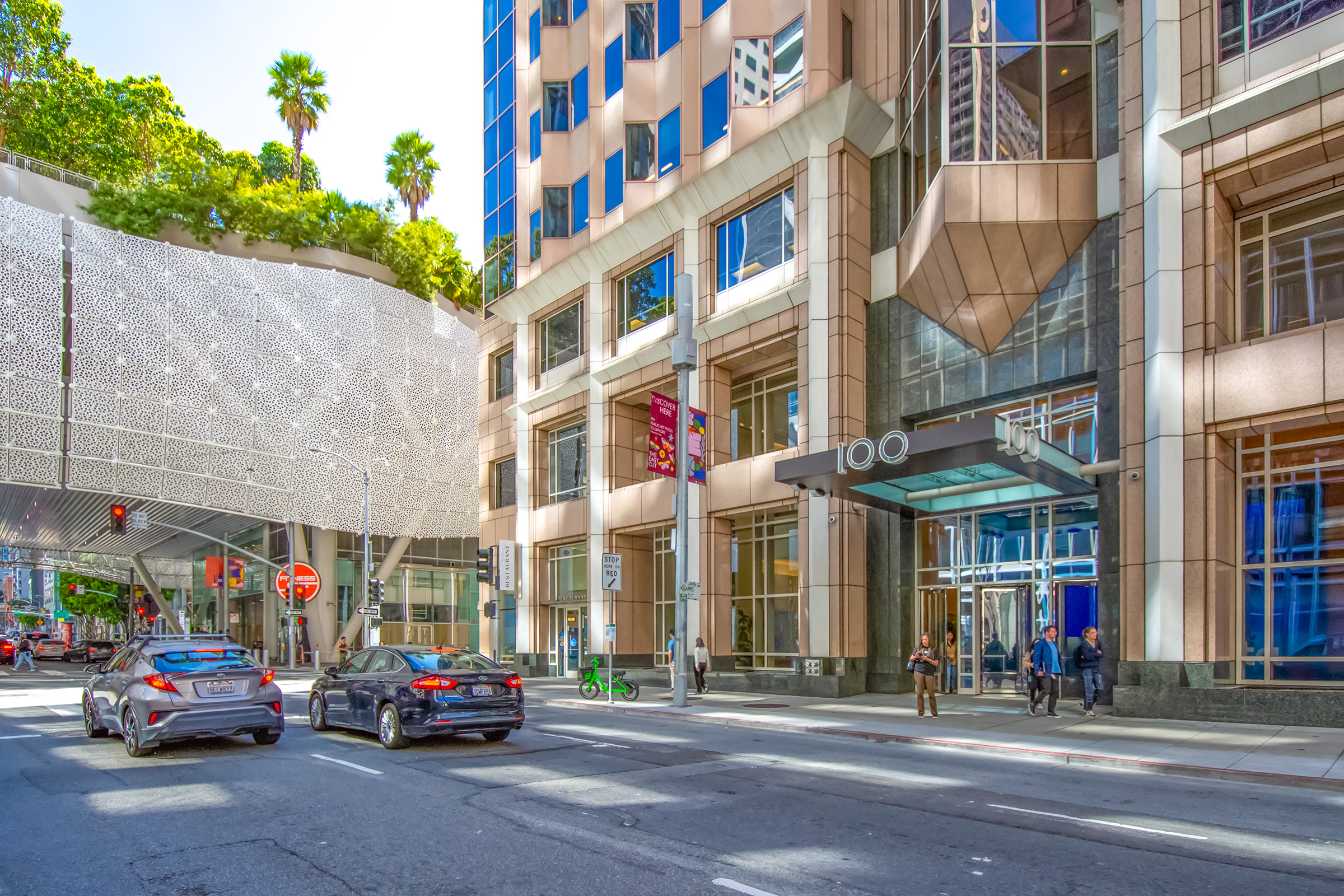 High-Visibility Restaurant Near Major Offices - Thumbnail 3