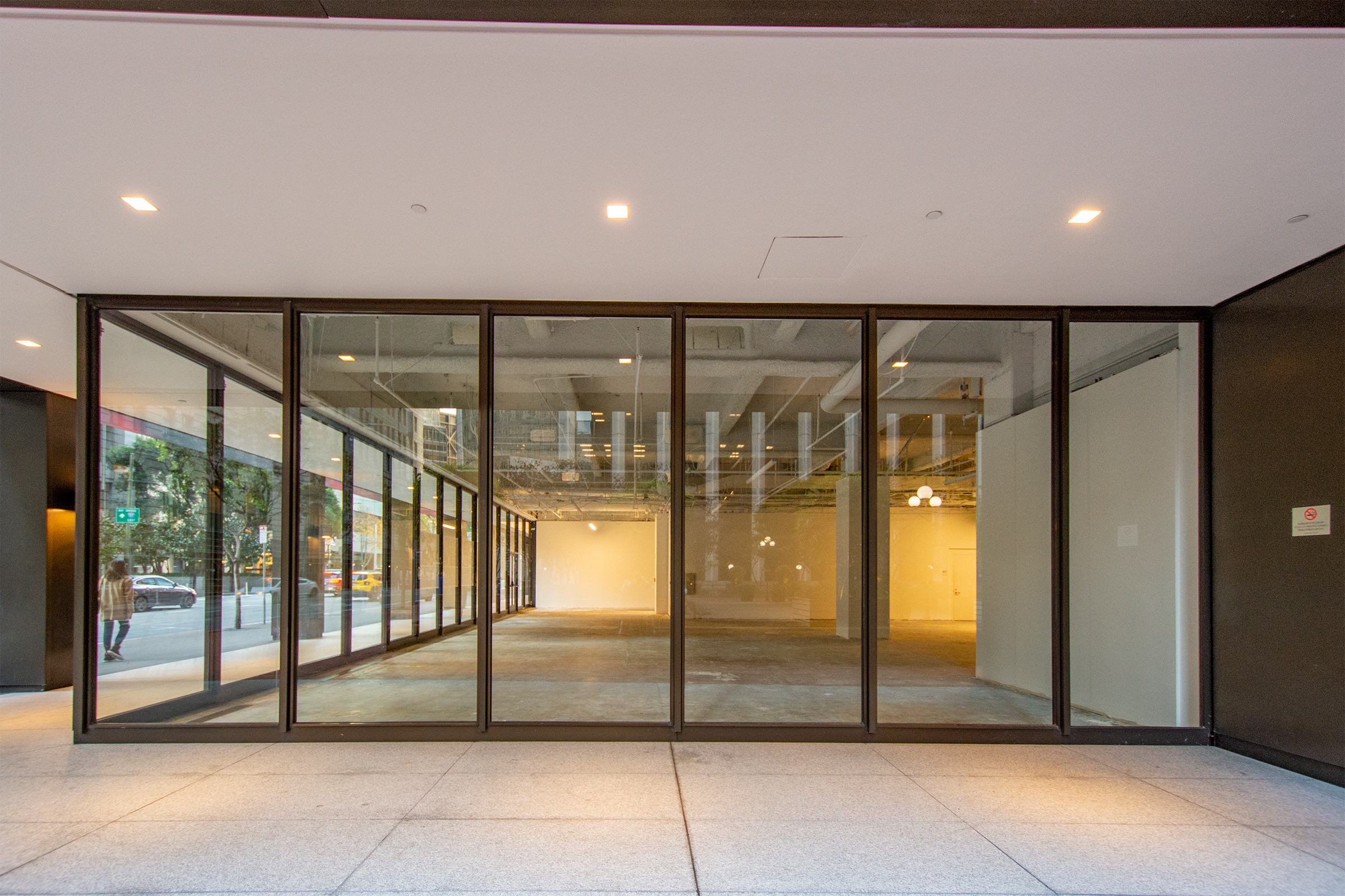 Restaurant Space Near Offices in Financial District - Thumbnail 2