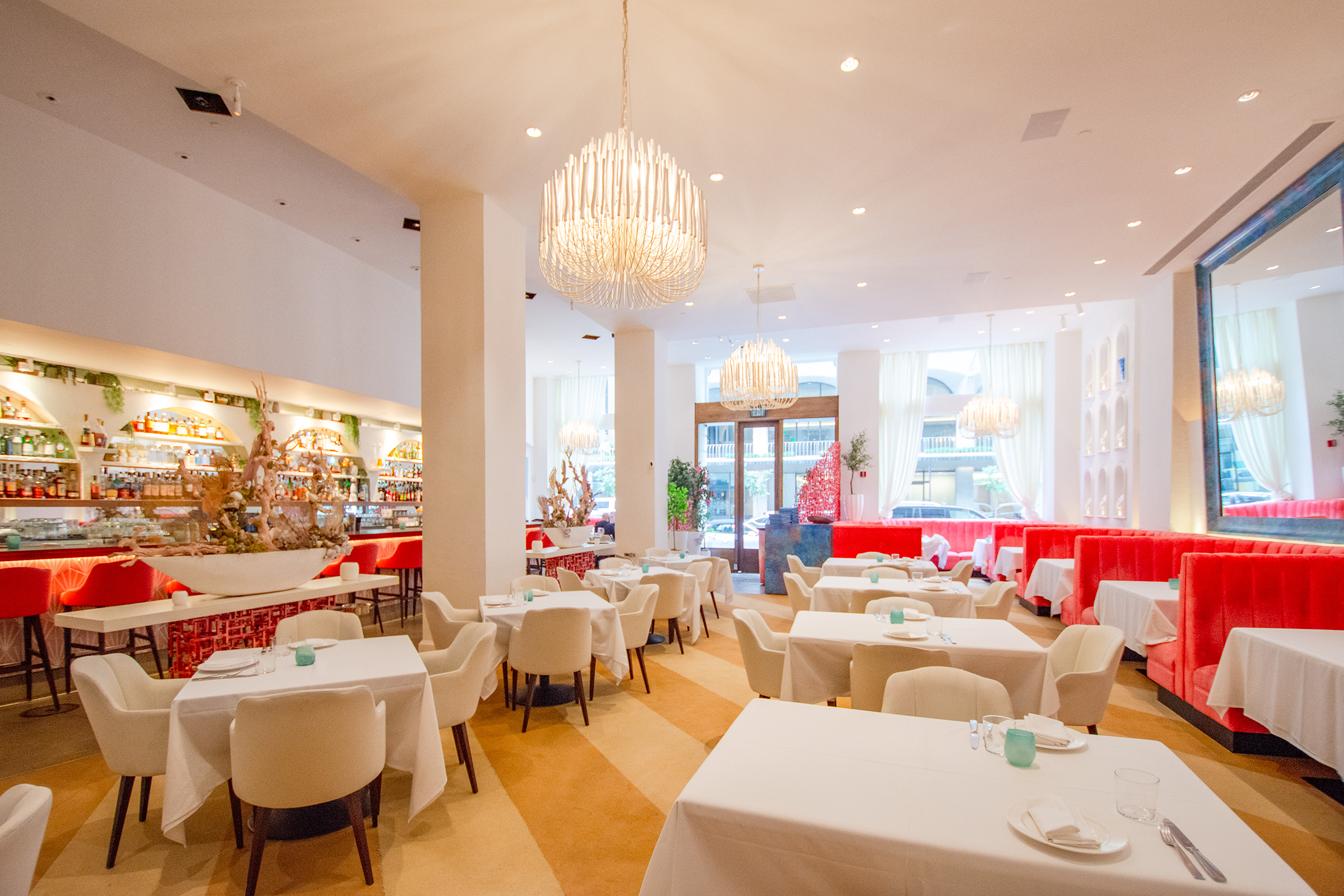 Move-in Ready Restaurant in the Financial District - Image 4