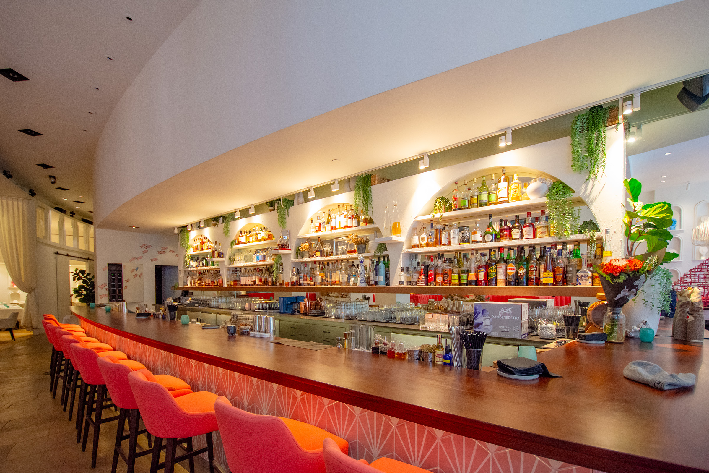 Move-in Ready Restaurant in the Financial District - Thumbnail 1