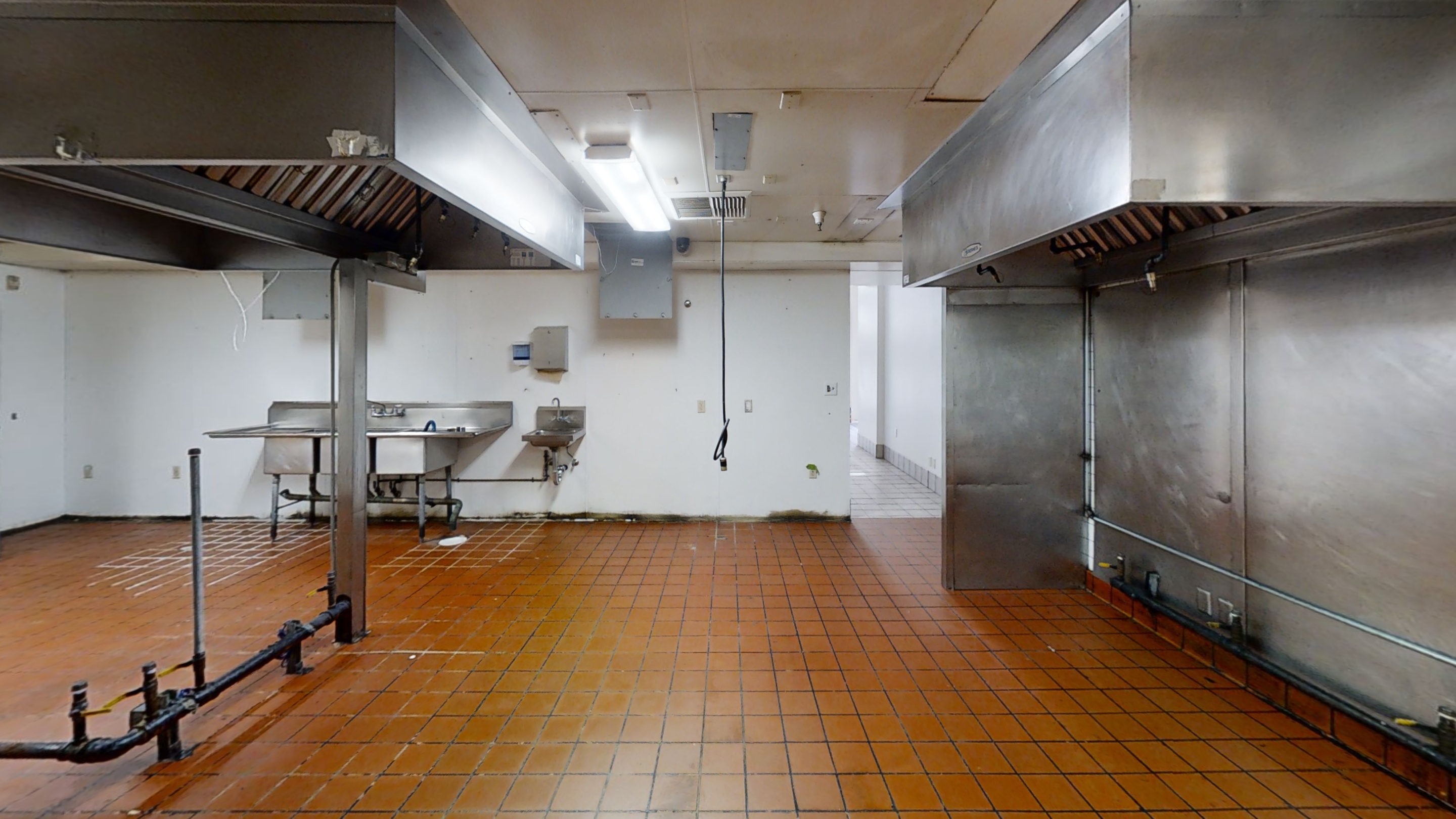 Second-Generation Restaurant Space in Financial District - Thumbnail 7