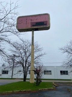 Freestanding Restaurant AVAILABLE in Marion Indiana: new roof, HVAC and Transformer. in 20 - Image 1
