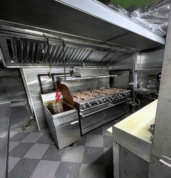 Multi-Use Full Restaurant for Lease in New York, NY, 2,000 SF - Thumbnail 3