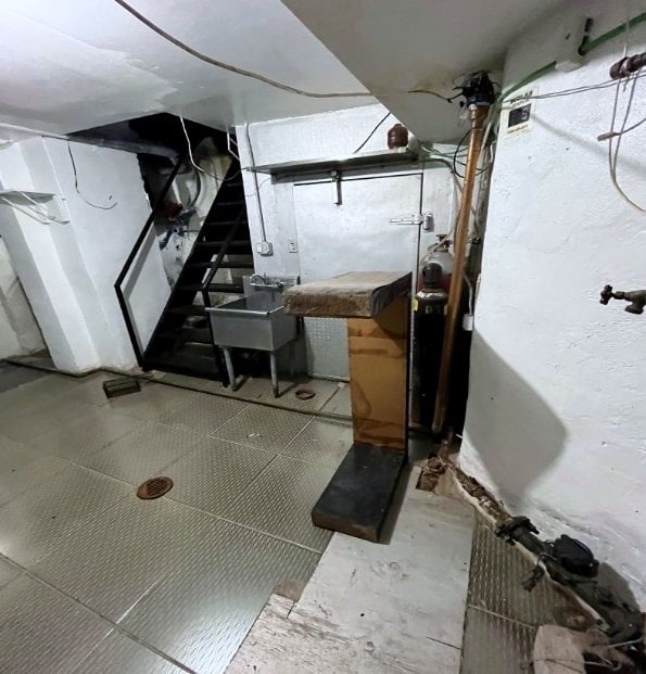 Multi-Use Full Restaurant for Lease in New York, NY, 2,000 SF - Thumbnail 1