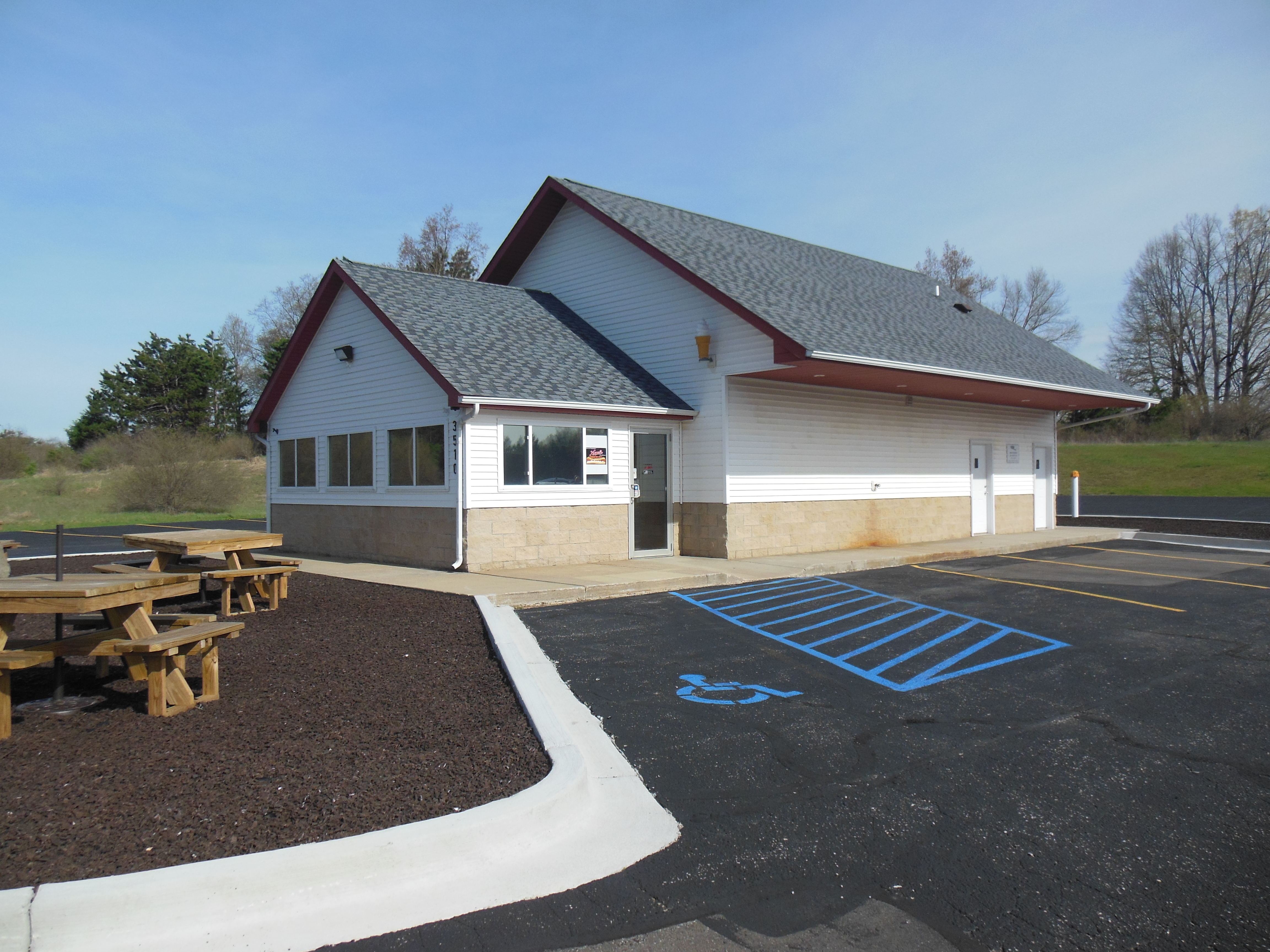 Pit Stop Coney Island. On M-115 just off US-10 Expressway West of Farwell, MI.  - Thumbnail 5