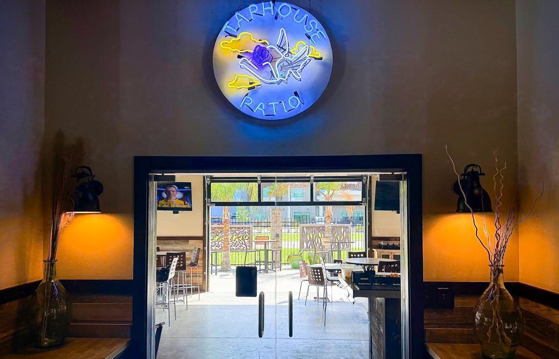 Prime Airport Restaurant/Bar Location - Thumbnail 5