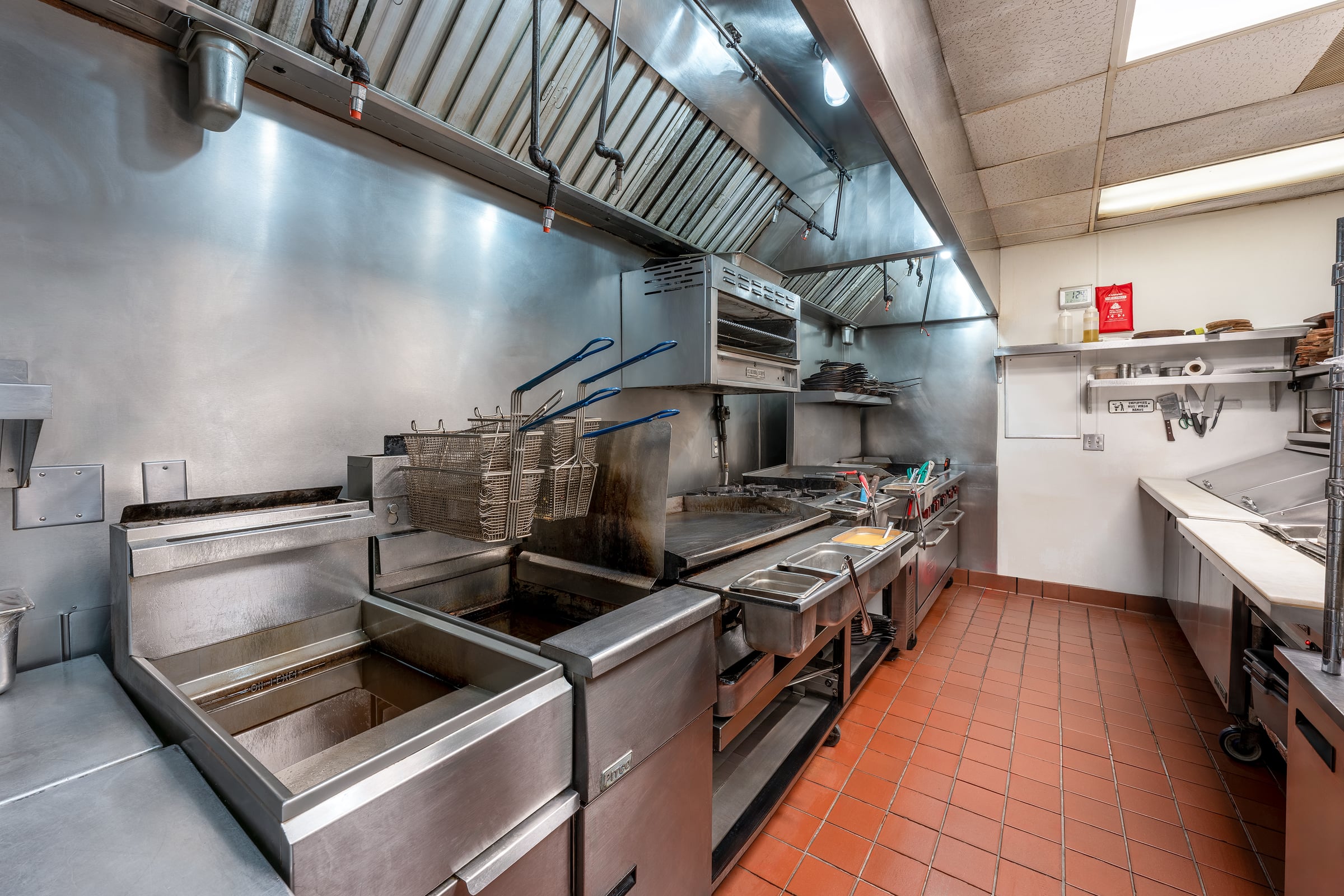 Gaslamp Restaurant / Bar For Sale - Thumbnail 1