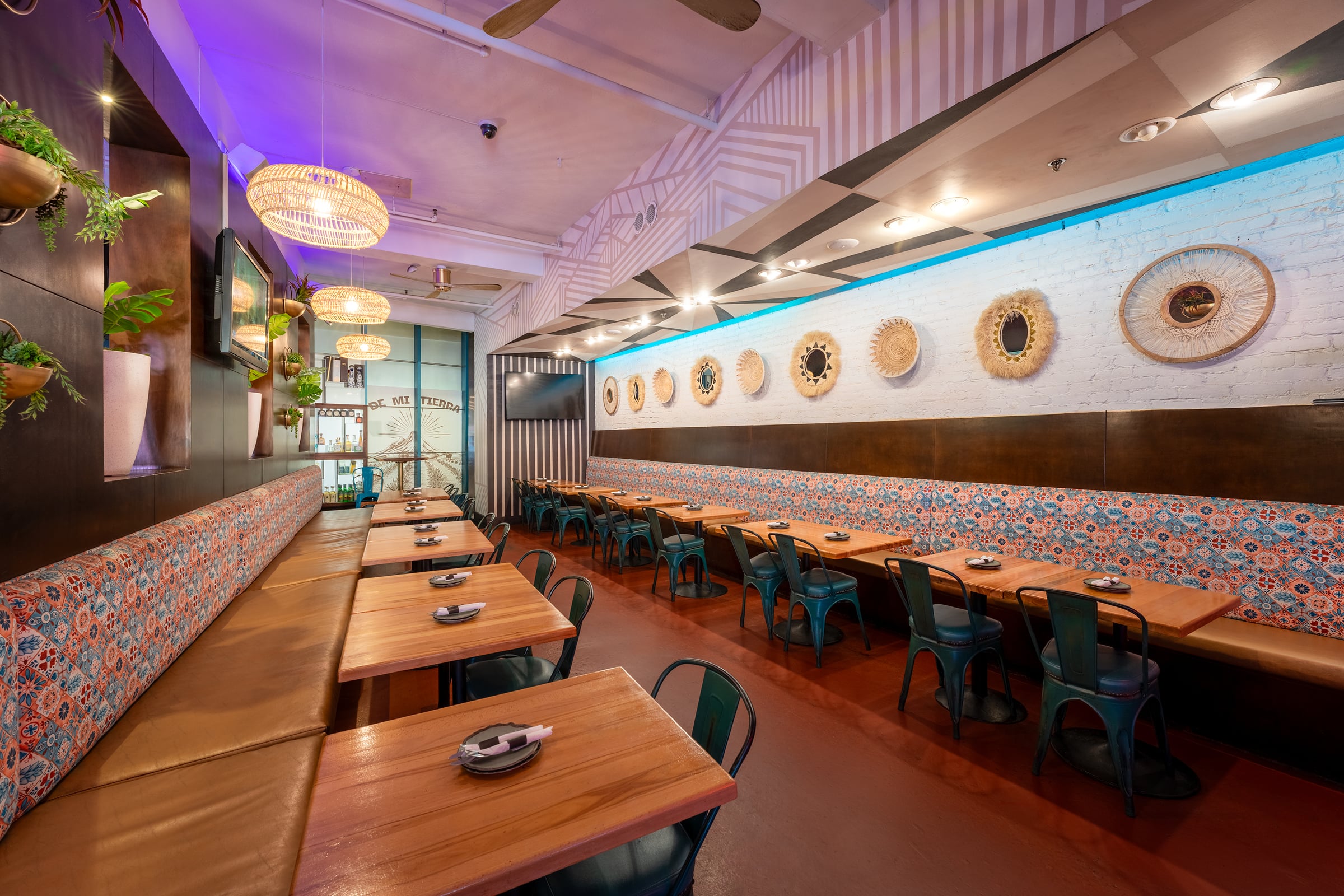 Gaslamp Restaurant / Bar For Sale - Thumbnail 3