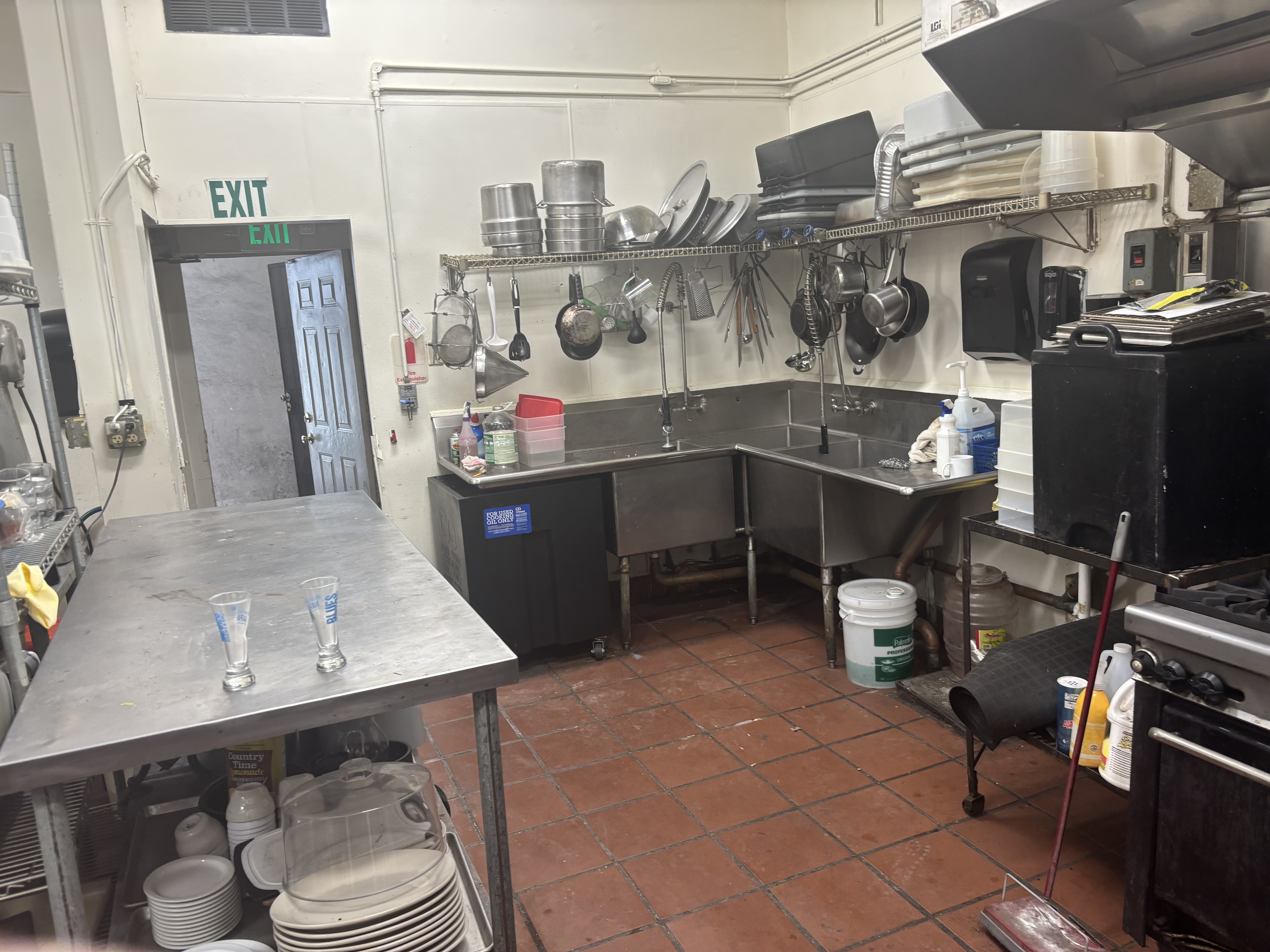 Full Restaurant for Lease in Oakland CA - Thumbnail 2