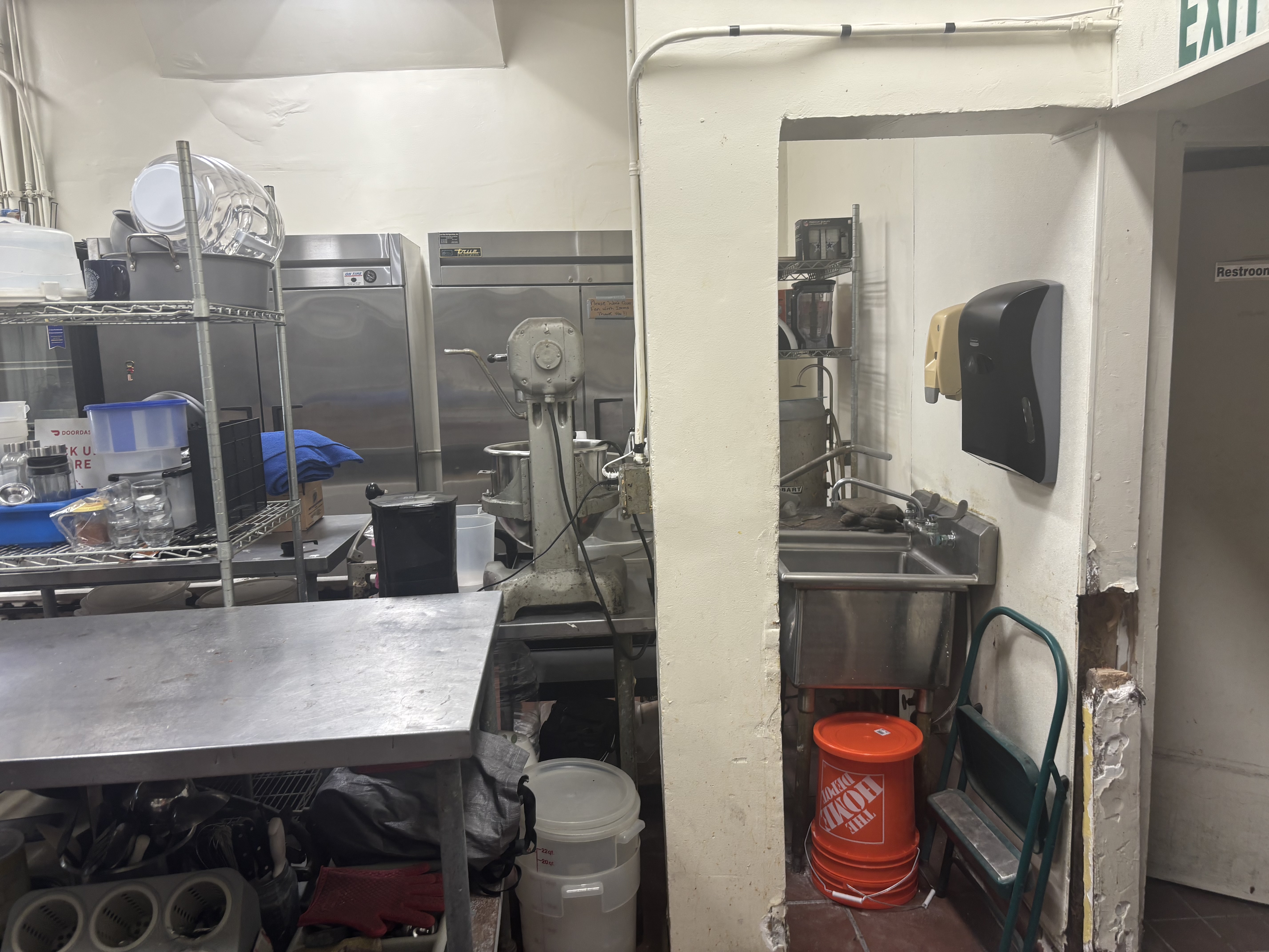 Full Restaurant for Lease in Oakland CA - Thumbnail 3