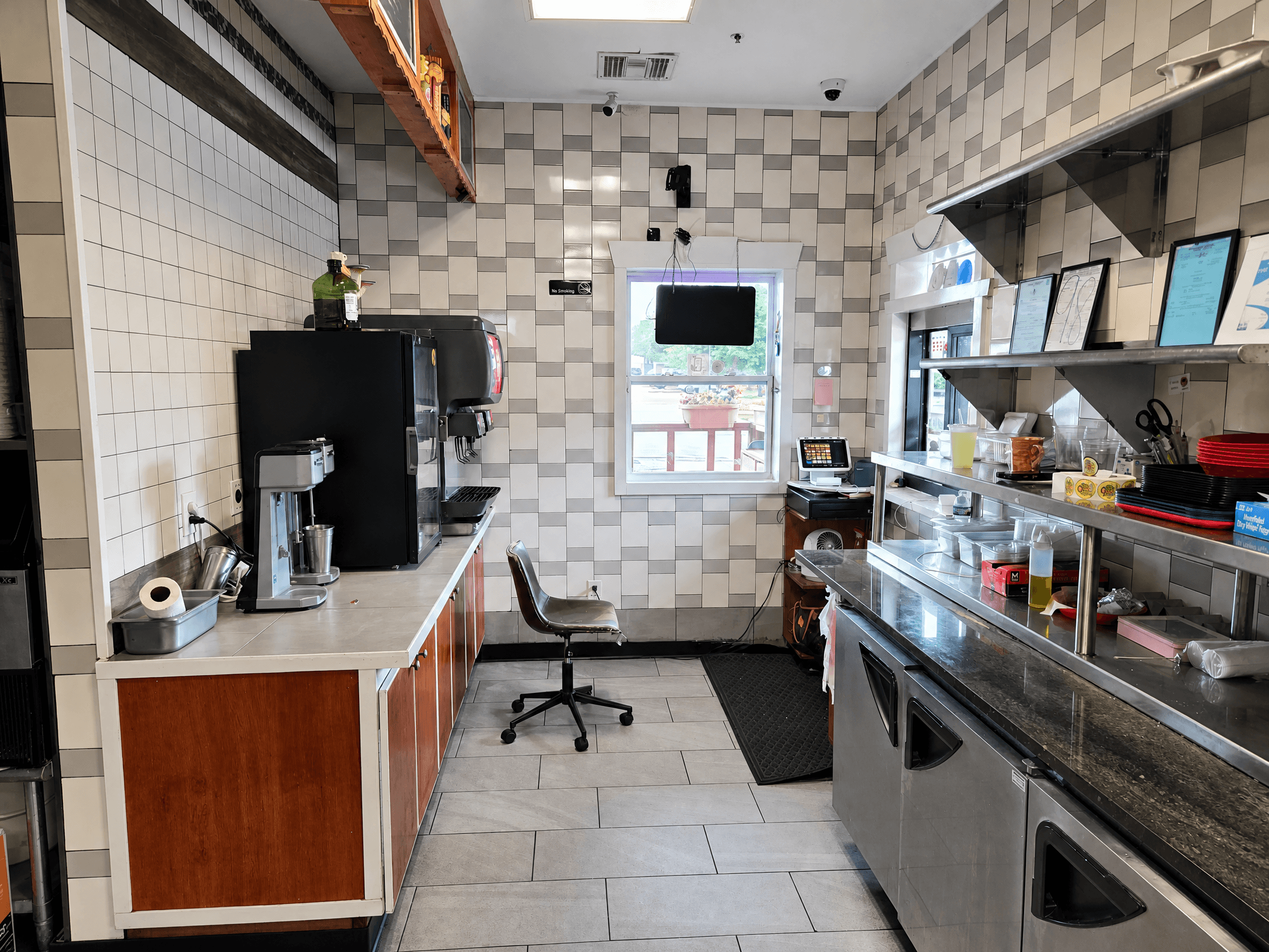 Drive-Thru Restaurant for Sale in Gulf Shores, AL, 1,524 SF - Thumbnail 2