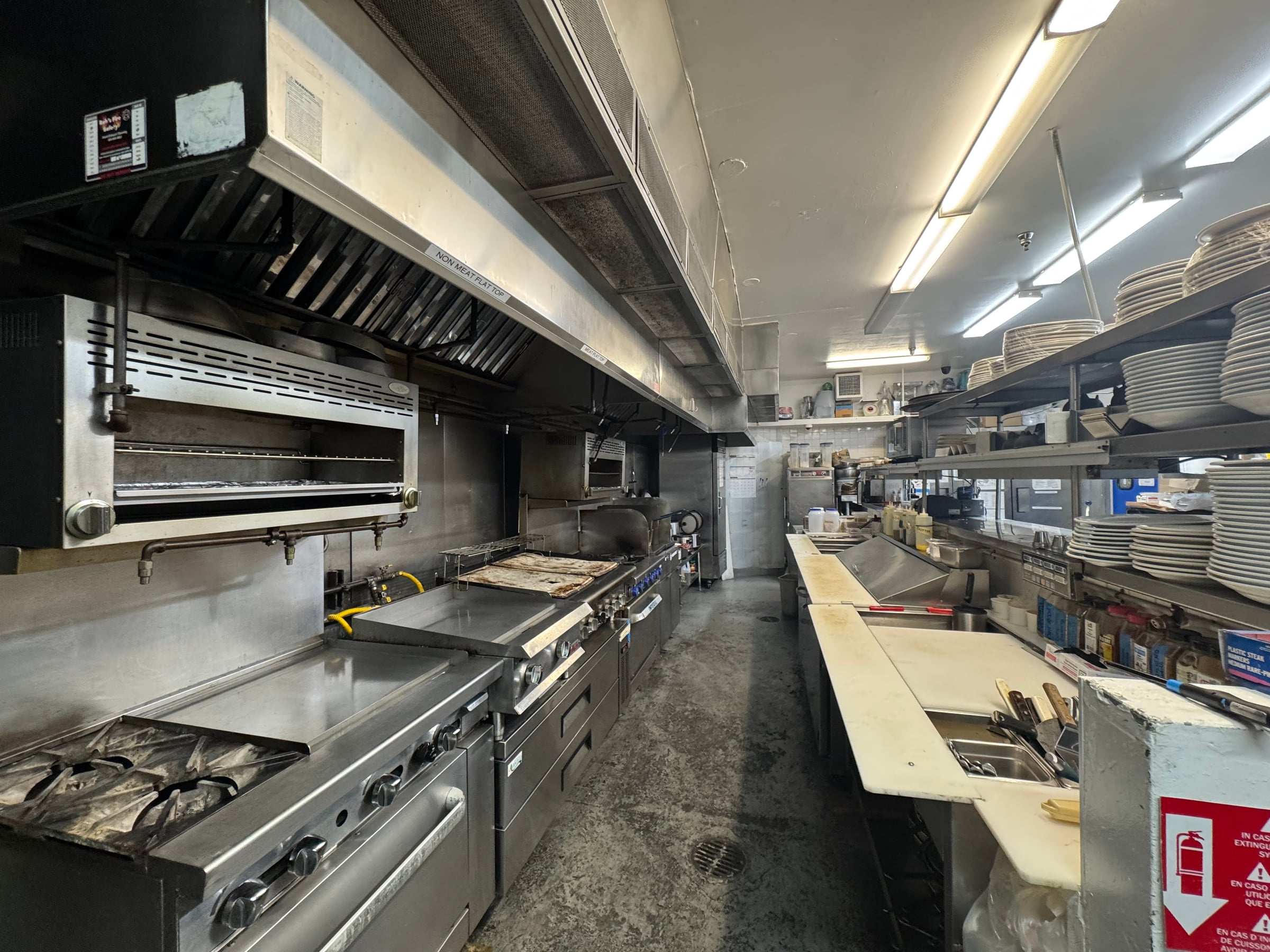 Full Restaurant for Lease in Hollywood, FL, 6,400 SF - Thumbnail 1