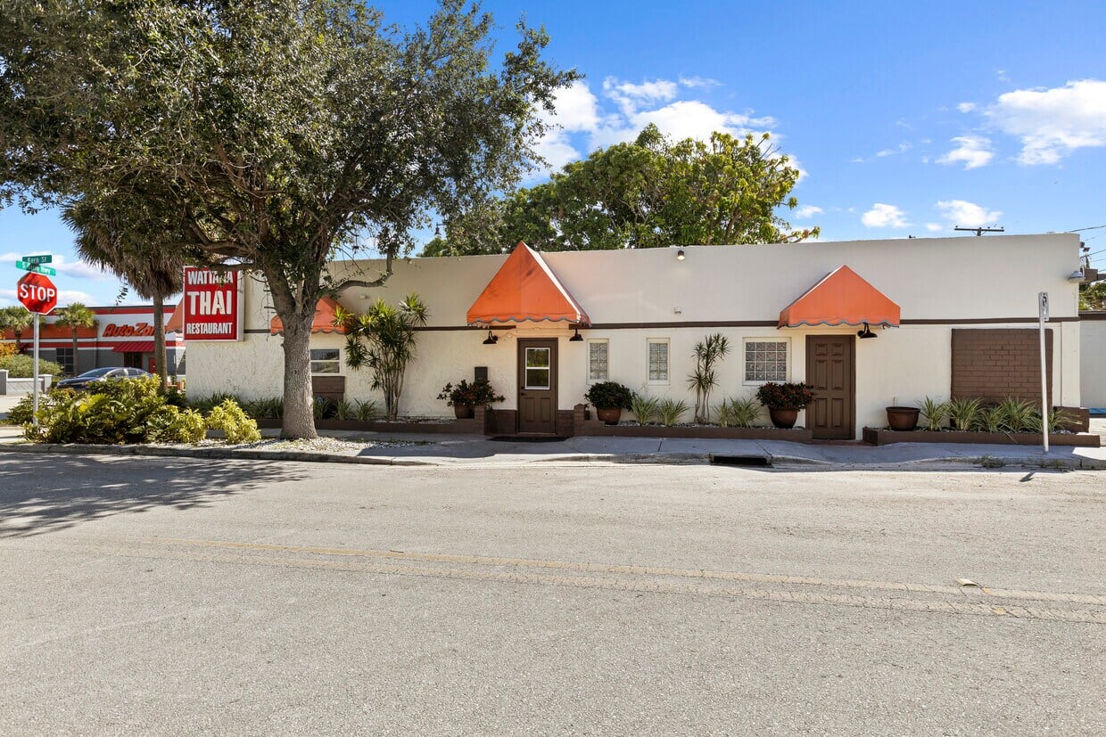 Full Restaurant for Lease in West Palm Beach, FL, 1,791 SF - Image 8